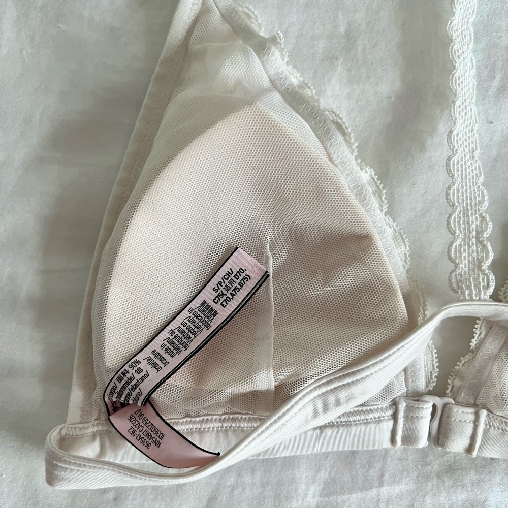 Victoria’s Secret Front Closure Bralette - Picture 2 of 4